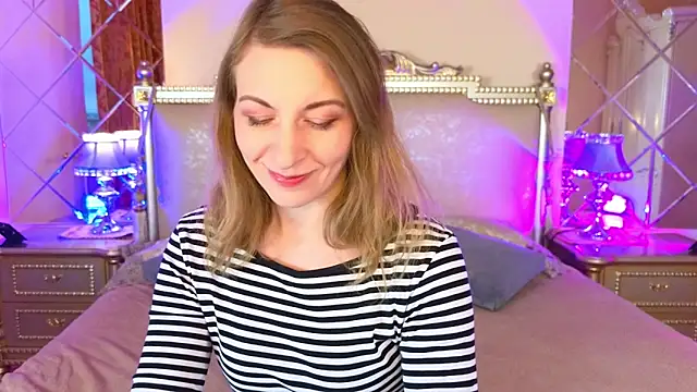 Snapshot of Katherine_Loveau chatting on November 25, 2025, 4:35 am Katherine Loveau online show from November 25, 2025, 4:35 am