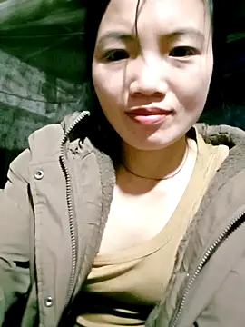 ngan-cute online show from November 18, 2025, 1:54 am