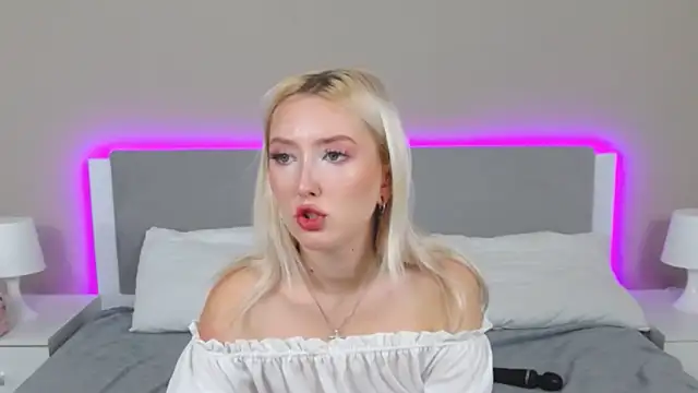 MarianeSun online show from September 16, 2025, 4:02 am