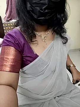 Snapshot of tamilmaha12 chatting on October 31, 2025, 11:07 am tamilmaha12 online show from October 31, 2025, 11:07 am