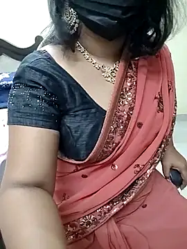 Snapshot of tamilmaha12 chatting on November 3, 2025, 7:28 pm tamilmaha12 online show from November 3, 2025, 7:28 pm