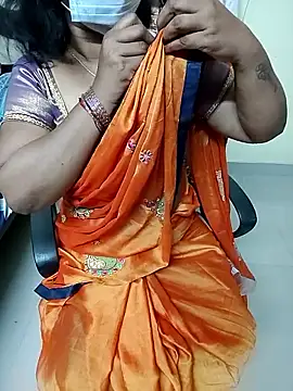 Snapshot of tamilmaha12 chatting on October 5, 2025, 11:01 am tamilmaha12 online show from October 5, 2025, 11:01 am