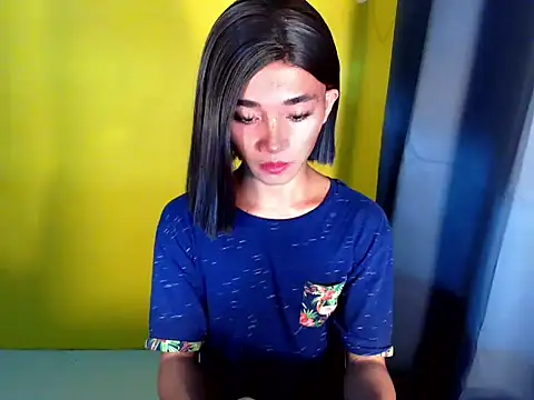 Petite HugeCock online show from April 12, 2026, 11:57 am