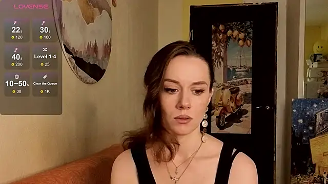 Snapshot of SkyHelen chatting on June 10, 2026, 9:32 am SkyHelen online show from June 10, 2026, 9:32 am