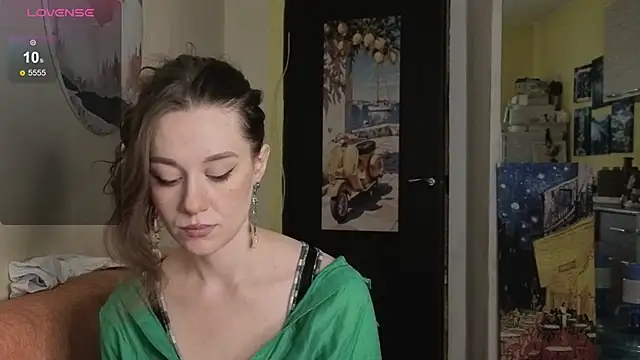 SkyHelen online show from April 10, 2026, 7:04 am