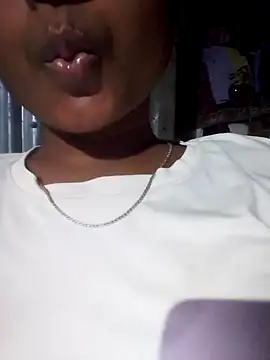 Snapshot of CUTE-009 chatting on September 8, 2025, 6:18 pm CUTE-009 online show from September 8, 2025, 6:18 pm