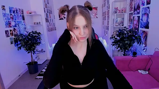 Snapshot of JenniferKiim chatting on October 22, 2025, 8:14 am JenniferKiim online show from October 22, 2025, 8:14 am