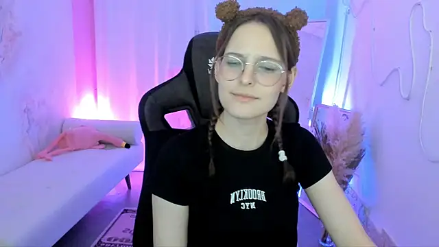 Snapshot of JenniferKiim chatting on January 5, 2026, 5:27 pm JenniferKiim online show from January 5, 2026, 5:27 pm