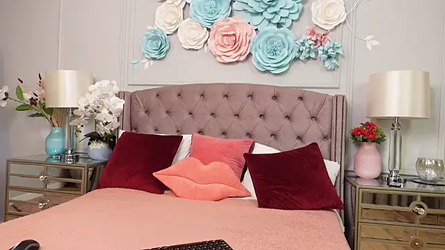 SophiaCarterX online show from December 4, 2025, 3:49 am