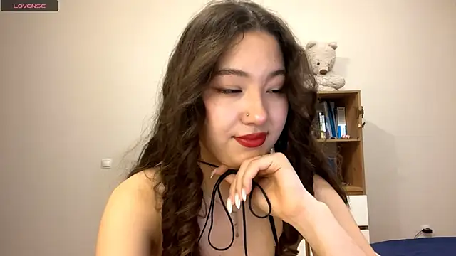 Snapshot of Sakuravice chatting on November 11, 2025, 2:01 pm Sakuravice online show from November 11, 2025, 2:01 pm