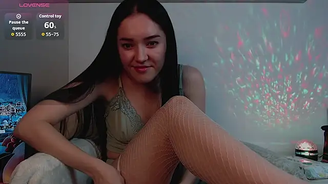 Veliora online show from November 9, 2025, 7:29 pm