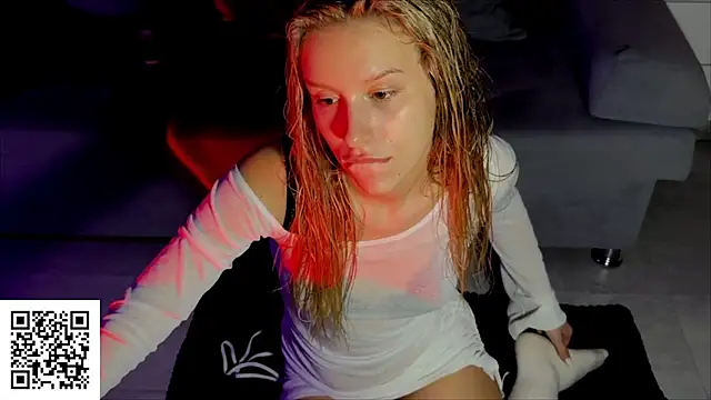 ElysiaXo online show from November 17, 2025, 11:09 pm