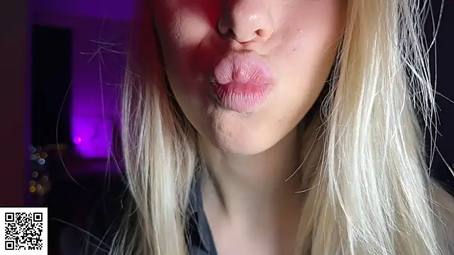 ElysiaXo online show from November 28, 2025, 11:38 pm