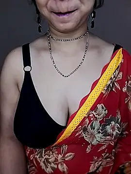 Snapshot of Oh_011 chatting on November 3, 2025, 2:39 am Oh 011 online show from November 3, 2025, 2:39 am