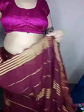 Snapshot of Oh_011 chatting on November 4, 2025, 2:21 pm Oh 011 online show from November 4, 2025, 2:21 pm