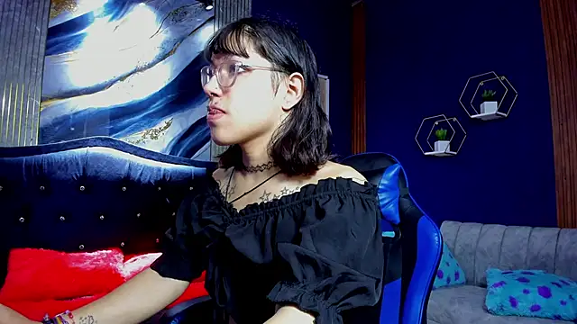 christina vamp1 online show from November 4, 2025, 12:53 pm