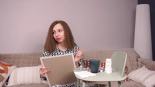 Snapshot of MammieValentini chatting on September 10, 2025, 7:18 am MammieValentini online show from September 10, 2025, 7:18 am