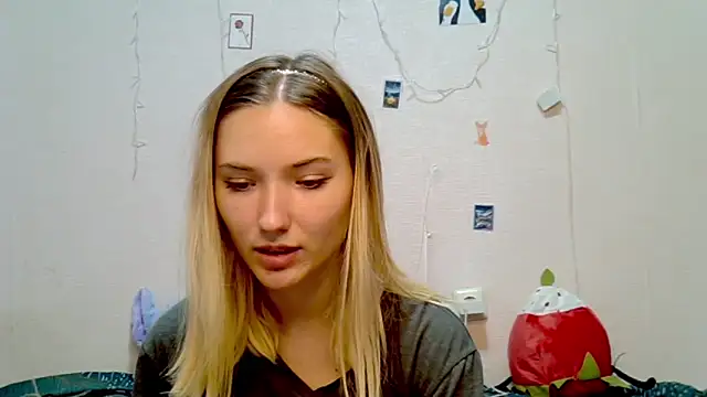  kikiclark   online show from September 18, 2025, 8:34 pm