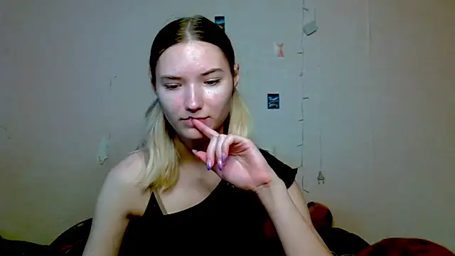  kikiclark   online show from October 9, 2025, 12:06 pm