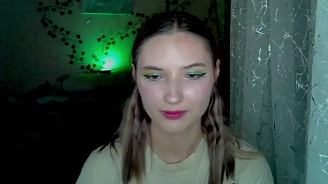  kikiclark   online show from November 14, 2025, 10:24 pm