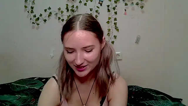  kikiclark   online show from October 26, 2025, 4:40 pm