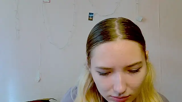  kikiclark   online show from September 27, 2025, 8:42 am