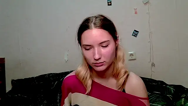  kikiclark   online show from October 16, 2025, 8:50 pm