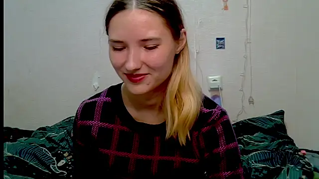  kikiclark   online show from October 5, 2025, 9:27 pm