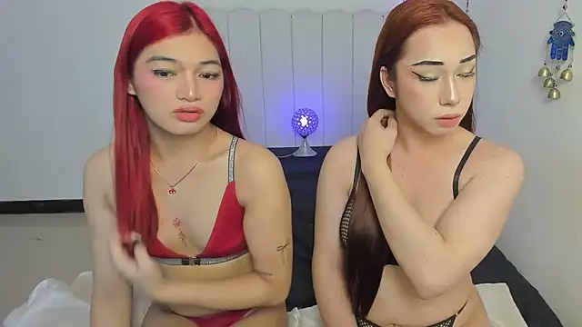 Snapshot of Emerald_DeLuxe chatting on October 21, 2025, 3:33 pm Emerald DeLuxe online show from October 21, 2025, 3:33 pm