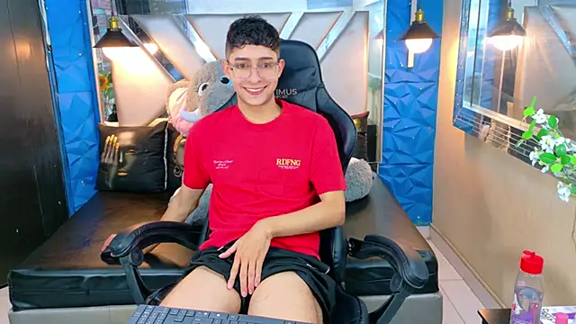 Snapshot of Kygo_Williams chatting on September 19, 2025, 2:21 pm Kygo Williams online show from September 19, 2025, 2:21 pm