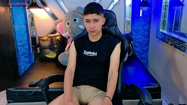 Snapshot of Kygo_Williams chatting on October 12, 2025, 12:01 am Kygo Williams online show from October 12, 2025, 12:01 am