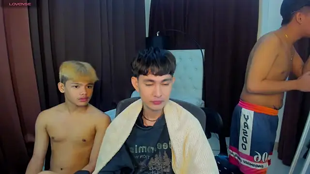 xxxhugecocktwinkxxx online show from October 24, 2025, 5:45 pm