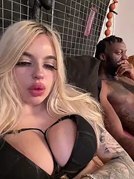 Steffi Snowbunny online show from February 3, 2026, 9:42 pm