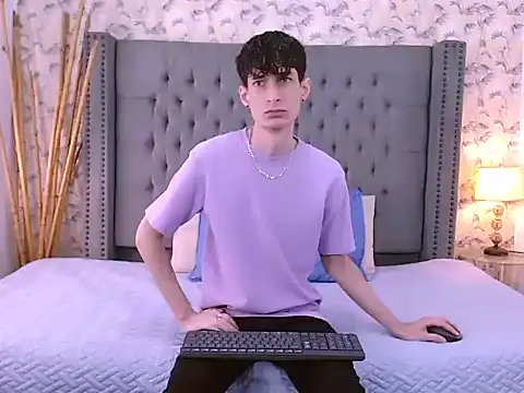 Snapshot of Luke_Carter chatting on September 29, 2025, 1:06 pm Luke Carter online show from September 29, 2025, 1:06 pm