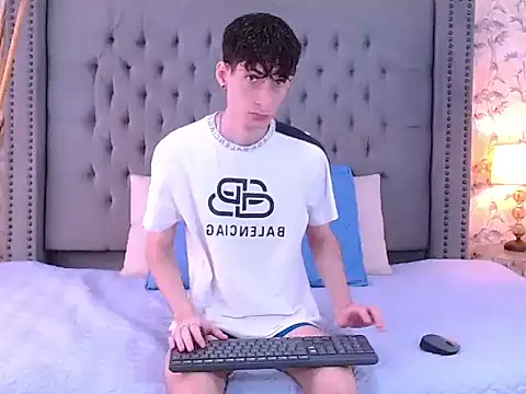 Snapshot of Luke_Carter chatting on September 24, 2025, 1:06 pm Luke Carter online show from September 24, 2025, 1:06 pm