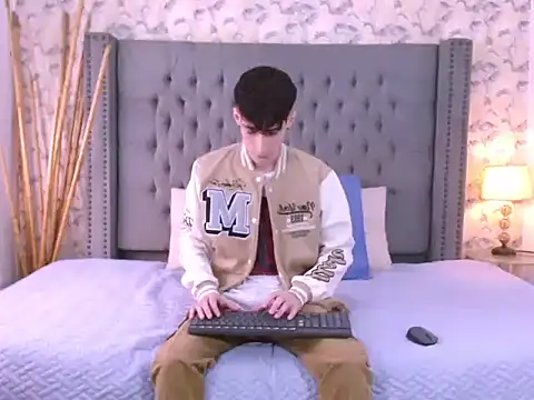 Snapshot of Luke_Carter chatting on September 22, 2025, 1:06 pm Luke Carter online show from September 22, 2025, 1:06 pm