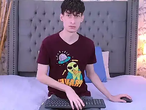 Snapshot of Luke_Carter chatting on September 20, 2025, 1:05 pm Luke Carter online show from September 20, 2025, 1:05 pm