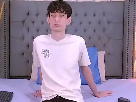 Snapshot of Luke_Carter chatting on September 30, 2025, 1:17 pm Luke Carter online show from September 30, 2025, 1:17 pm