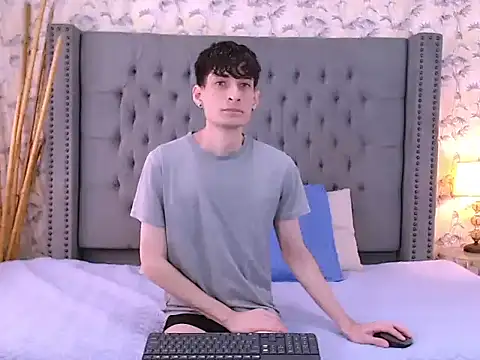 Snapshot of Luke_Carter chatting on September 17, 2025, 1:02 pm Luke Carter online show from September 17, 2025, 1:02 pm