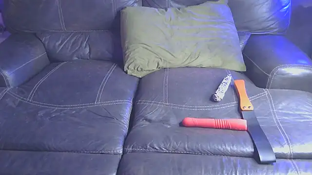 mmmminaDarling online show from December 17, 2025, 5:34 am