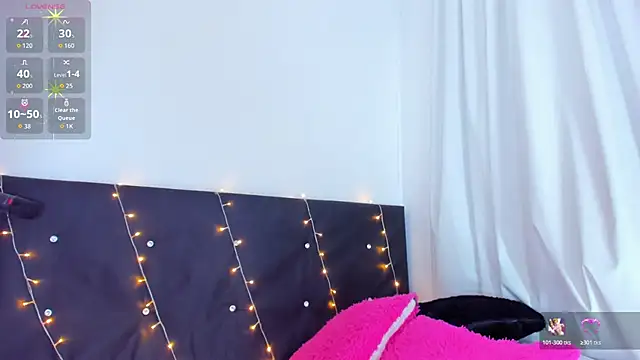 Danaa moore  online show from November 4, 2025, 7:50 pm