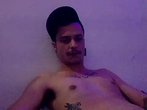 Snapshot of chrisalmeid_ chatting on September 16, 2025, 7:20 am chrisalmeid online show from September 16, 2025, 7:20 am