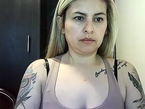 Snapshot of Valery__Rouse_ chatting on October 10, 2025, 3:02 pm Valery Rouse online show from October 10, 2025, 3:02 pm