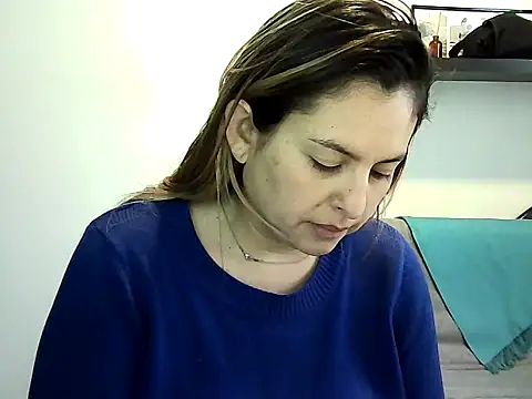 Snapshot of Valery__Rouse_ chatting on July 27, 2026, 12:01 pm Valery Rouse online show from July 27, 2026, 12:01 pm