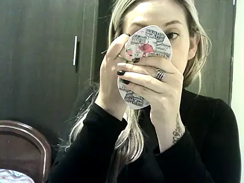 Snapshot of Valery__Rouse_ chatting on November 3, 2025, 3:56 am Valery Rouse online show from November 3, 2025, 3:56 am