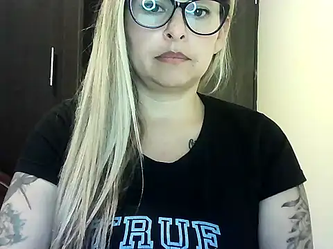 Valery  Rouse  online show from December 14, 2025, 10:48 pm