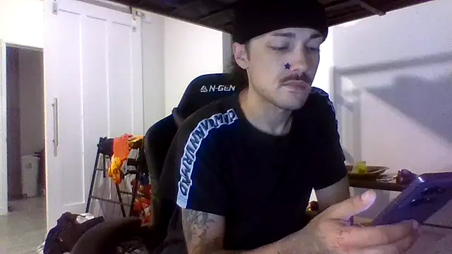 Snapshot of Jbenz420 chatting on July 4, 2026, 7:18 pm Jbenz420 online show from July 4, 2026, 7:18 pm
