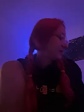 Snapshot of DaddysLittleSlutfox chatting on April 29, 2026, 8:04 pm DaddysLittleSlutfox online show from April 29, 2026, 8:04 pm