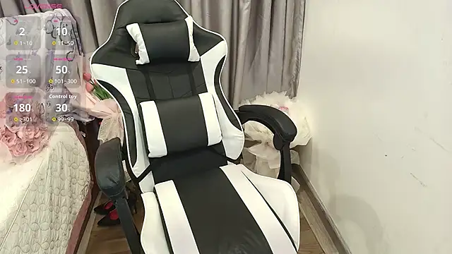 Snapshot of Bae_Gigii chatting on October 11, 2025, 12:50 pm Bae Gigii online show from October 11, 2025, 12:50 pm