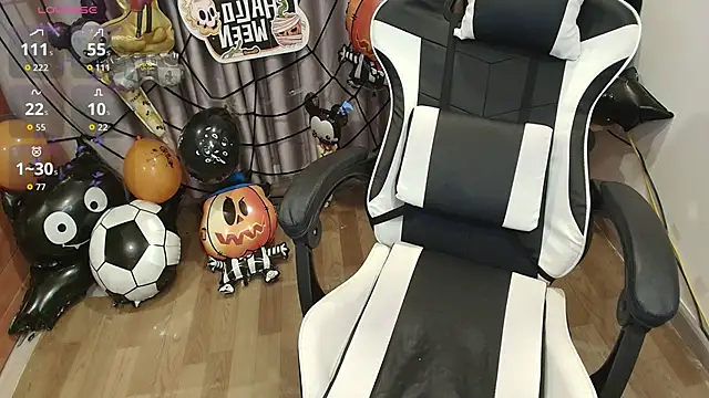 Snapshot of Bae_Gigii chatting on October 27, 2025, 2:07 pm Bae Gigii online show from October 27, 2025, 2:07 pm